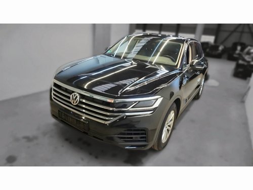 VW Touareg Basis 4Motion
